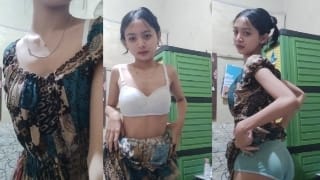Bokep Indo Andini Viral Abg Tocil Pake BH Putih Bikin Sange